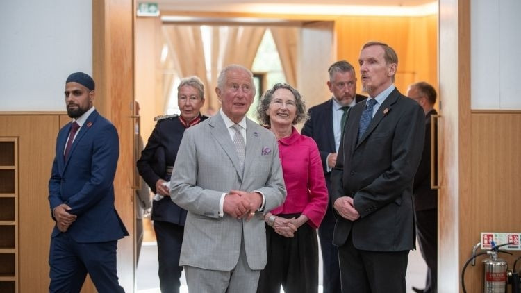 Kritik Açıklama: İngiltere Kralı 3. Charles’ten Cambridge Merkez Camisi'ni ziyaret (Detaylar) | İşte Tüm Ayrın