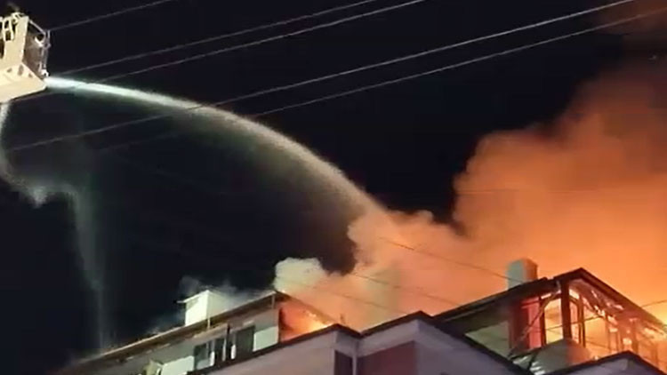 Son Gelişme: Bolu'da korkutan yangın! Çatı katı alev alev yandı ve Son Gelişmeler | İşte Tüm Ayrıntılar