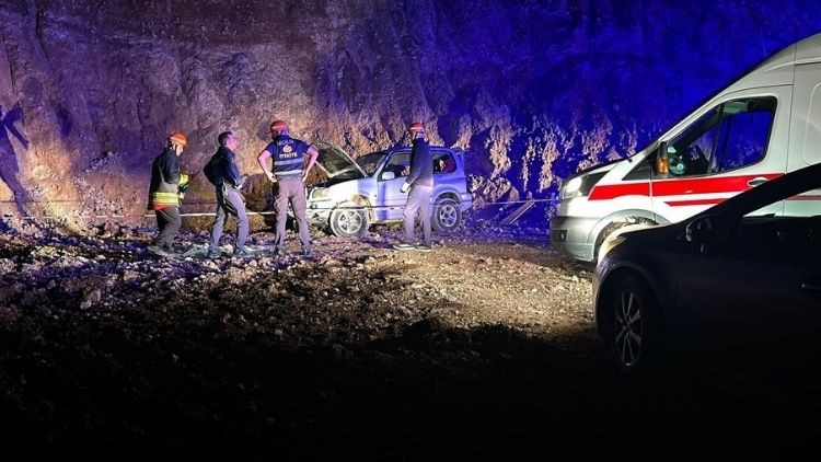Son Gelişme: Analiz | Feci kaza… Kontrolden çıkan cip, şarampole yuvarlandı: 2 ölü, 1 yaralı ve Son Gelişmeler