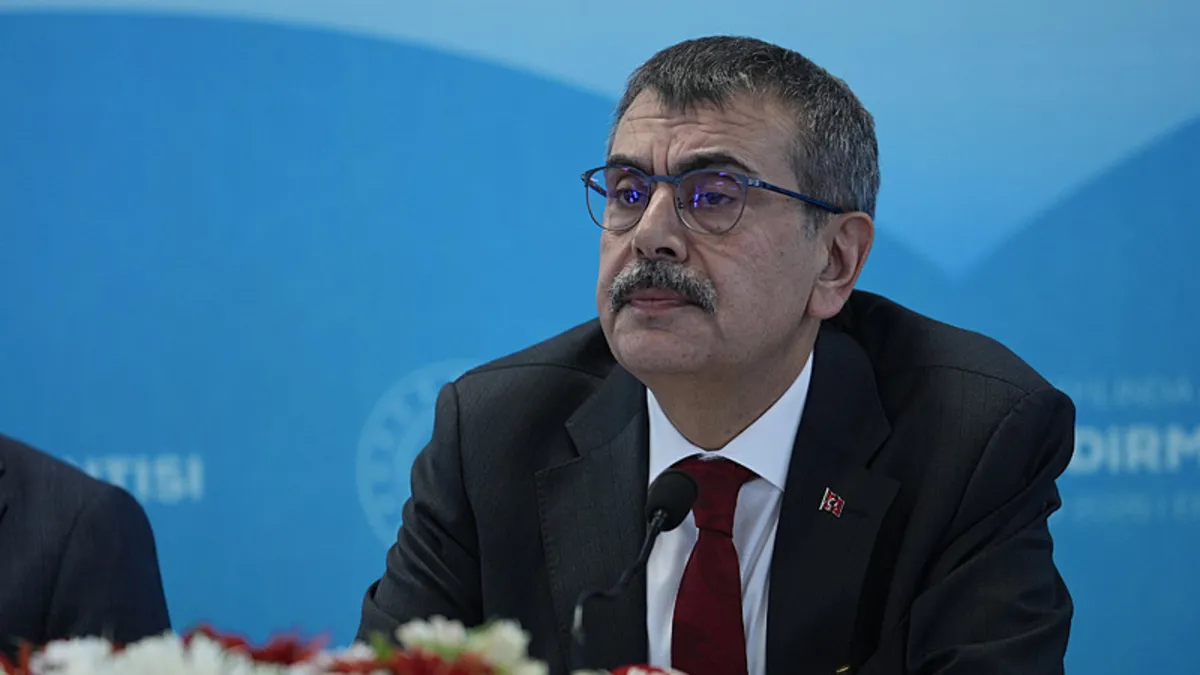 Gündemden Son Bilgiler: Son Gelişme: Bakan Tekin'den özel okulda çalışan öğretmenlere ilişkin açıklama: Hak ed