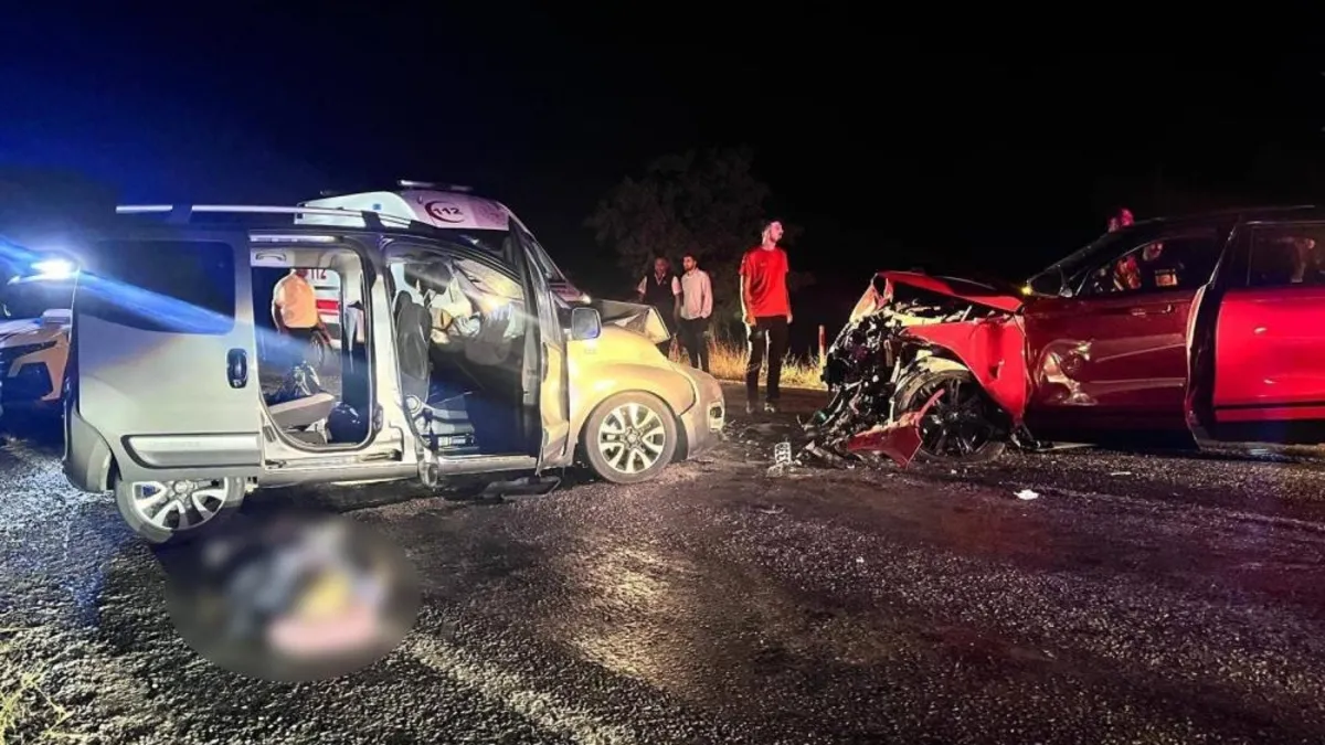 Kritik Açıklama: Afyonkarahisar'da feci kaza! 2 kişi öldü 4 kişi yaralı ve Son Gelişmeler | İşte Tüm Ayrıntıla