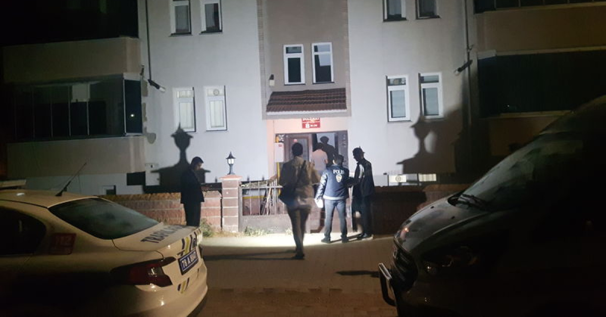 Gündemden Son Bilgiler: Son Gelişme: Balkondan düşen yaşlı adam öldü: İşte Ayrıntılar