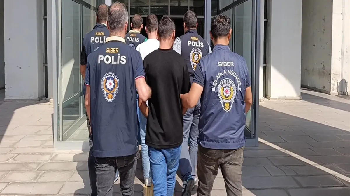 Sıcak Gündem: Amasya merkezli siber dolandırıcılık operasyonu: 14 şüpheli hakkında tutuklama kararı verildi (D