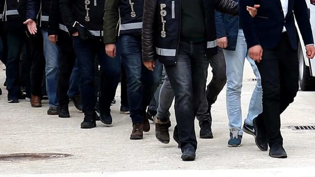 Kritik Açıklama: Son Gelişme: Kütahya'da silah kaçakçılığı operasyonu: 5 şüpheli hakkında tutuklama kararı ver