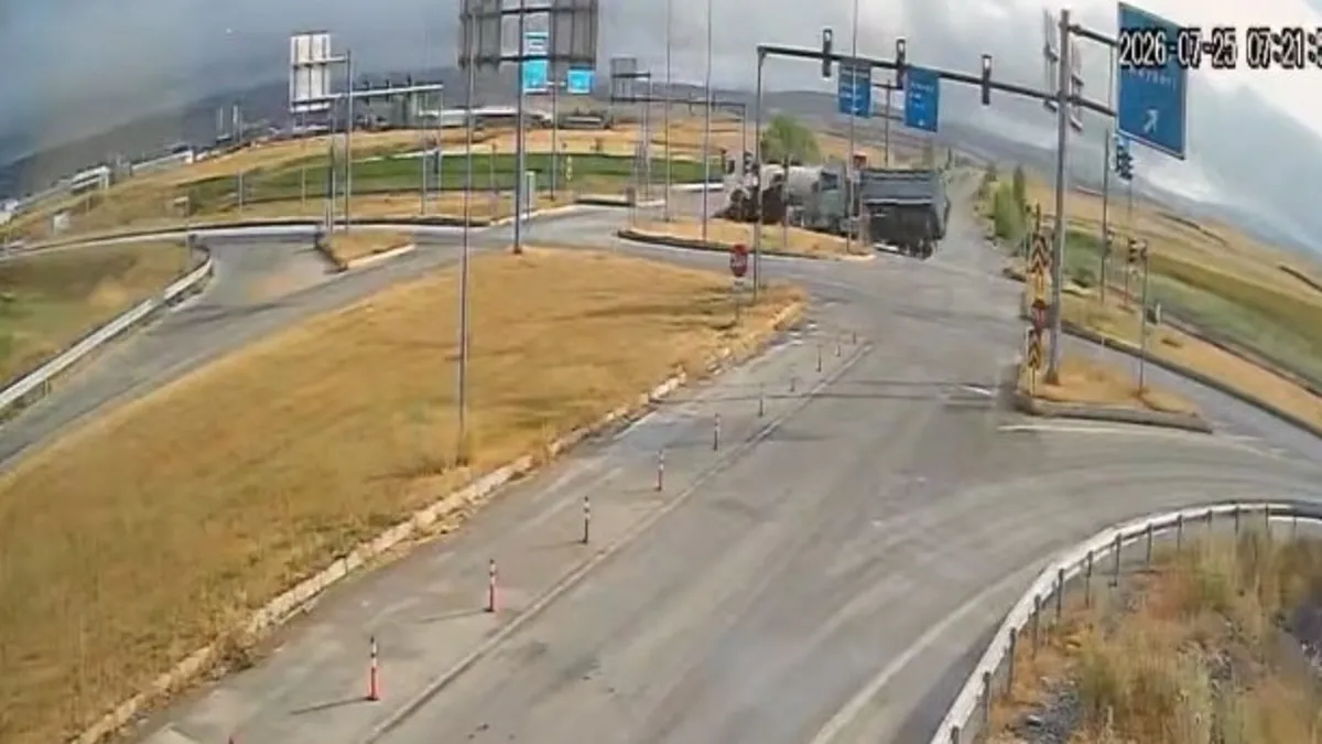 Ayrıntılar Netleşti: Çorum'da feci kaza kamerada: İki TIR çarpıştı! (Detaylar) ve Merak Edilenler