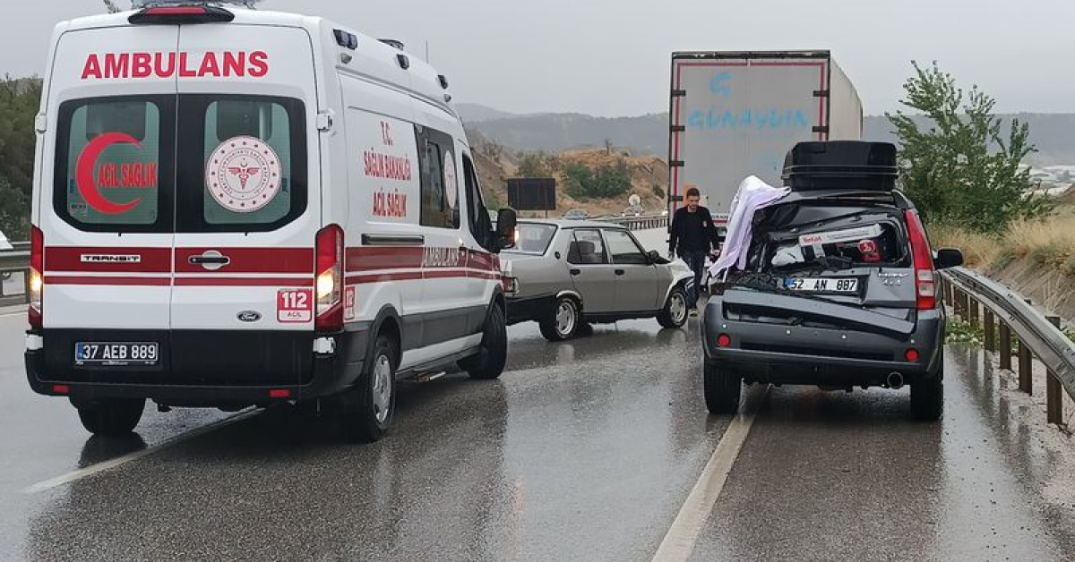 Analiz | Tosya'da 3 zincirleme kaza: 1 ölü, 12 yaralı: Gelişmeler Takip Ediliyor