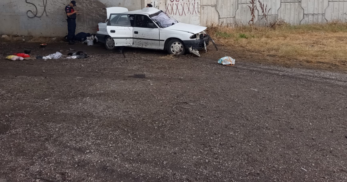 Gündemden Son Bilgiler: Bursa'da feci kaza: 3 kişi Yaşamını Yitirdi: İşte Ayrıntılar: Gelişmeler Takip Ediliyo