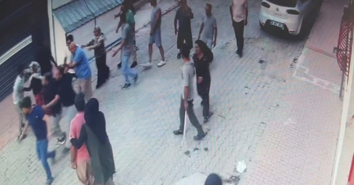 Son Gelişme: 2 polisin yaralandığı kavga kameralarda - Son Dakika Bilgileri