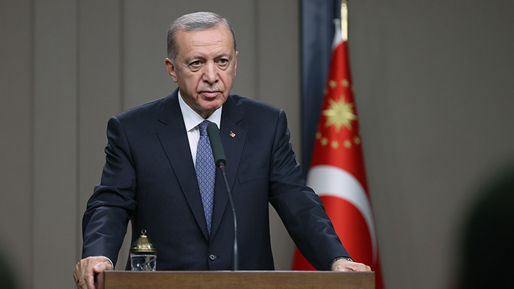 Kritik Açıklama: Analiz | Cumhurbaşkanı Erdoğan'dan A Milli Kadın Voleybol Takımı'na tebrik (Detaylar) - Son D
