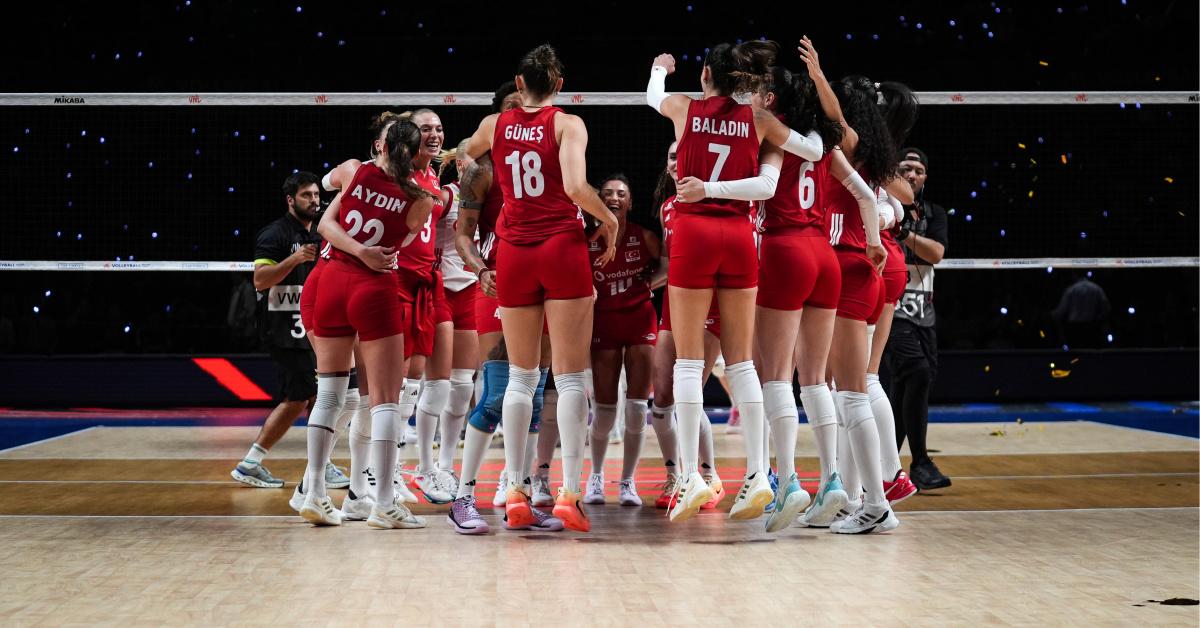 Gündemden Son Bilgiler: Analiz | TFF ve kulüplerden Filenin Sultanları'na tebrik! ve Son Gelişmeler