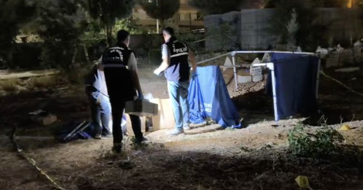 Son Gelişme: Son Gelişme: Mezarlıkta dehşet! Aynı aileden 3 kişi öldü (Detaylar) - Son Dakika Bilgileri
