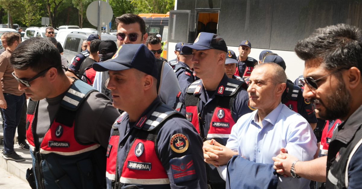 Kritik Açıklama: Son Gelişme: Eski Tunceli Valisi Tuncay Sonel yeniden adliyede! (Detaylar) ve Merak Edilenler