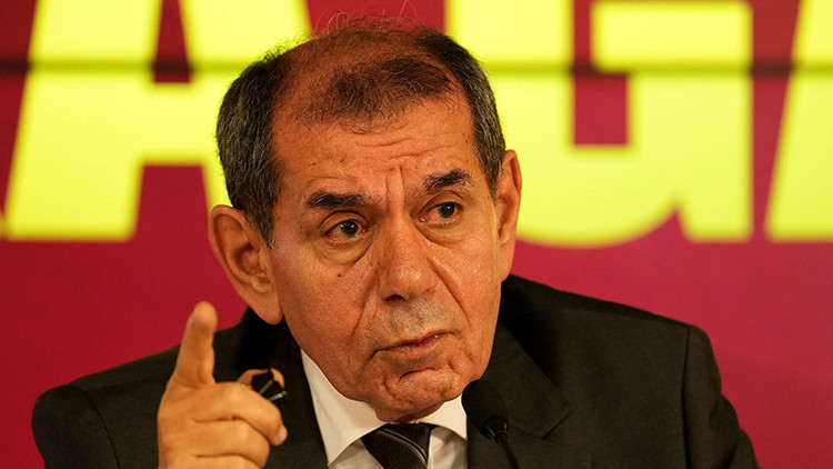 Gündemden Son Bilgiler: Dursun Özbek'ten transfer toplantısında ültimatom: 'Kimsenin gözünün yaşına bakmam!' v