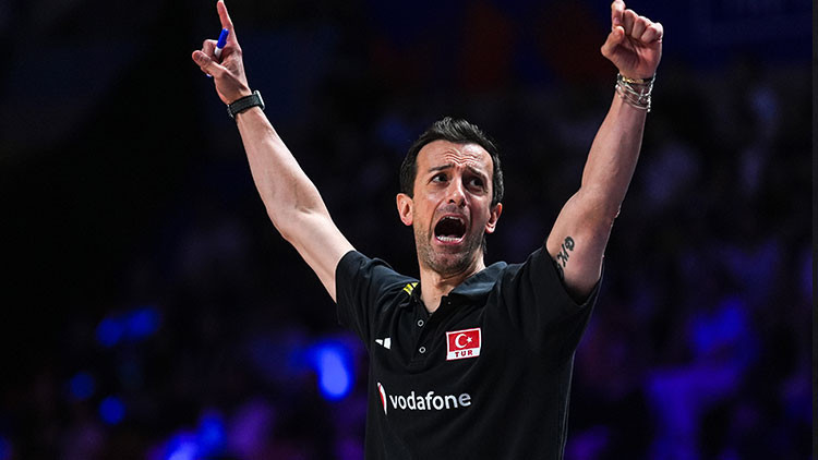 Kritik Açıklama: Son Gelişme: Türk kadın voleybolu Santarelli ile uçuşa geçti!: Gelişmeler Takip Ediliyor