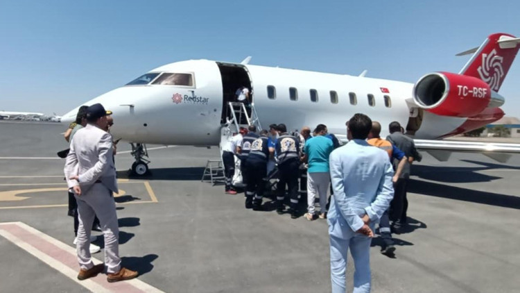 Son Gelişme: Son Gelişme: Mısır'da trafik kazası geçiren 3 Türk vatandaşı Türkiye'ye getirildi: Gelişmeler Tak