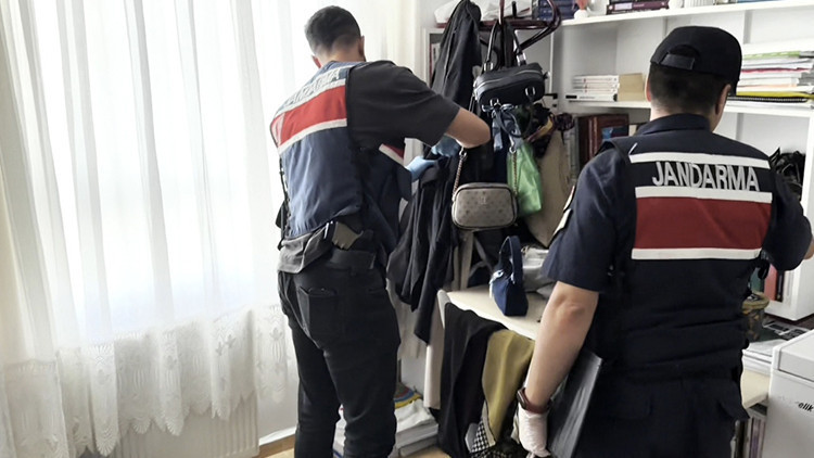 Analiz | Yasa dışı bahis gelirini aklayan paravan şirketlere operasyonda 1 tutuklama (Detaylar) - Son Dakika B