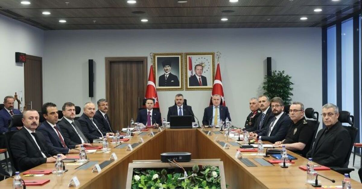 Ayrıntılar Netleşti: Analiz | Bakan Gürlek'ten spor güvenliği değerlendirmesi