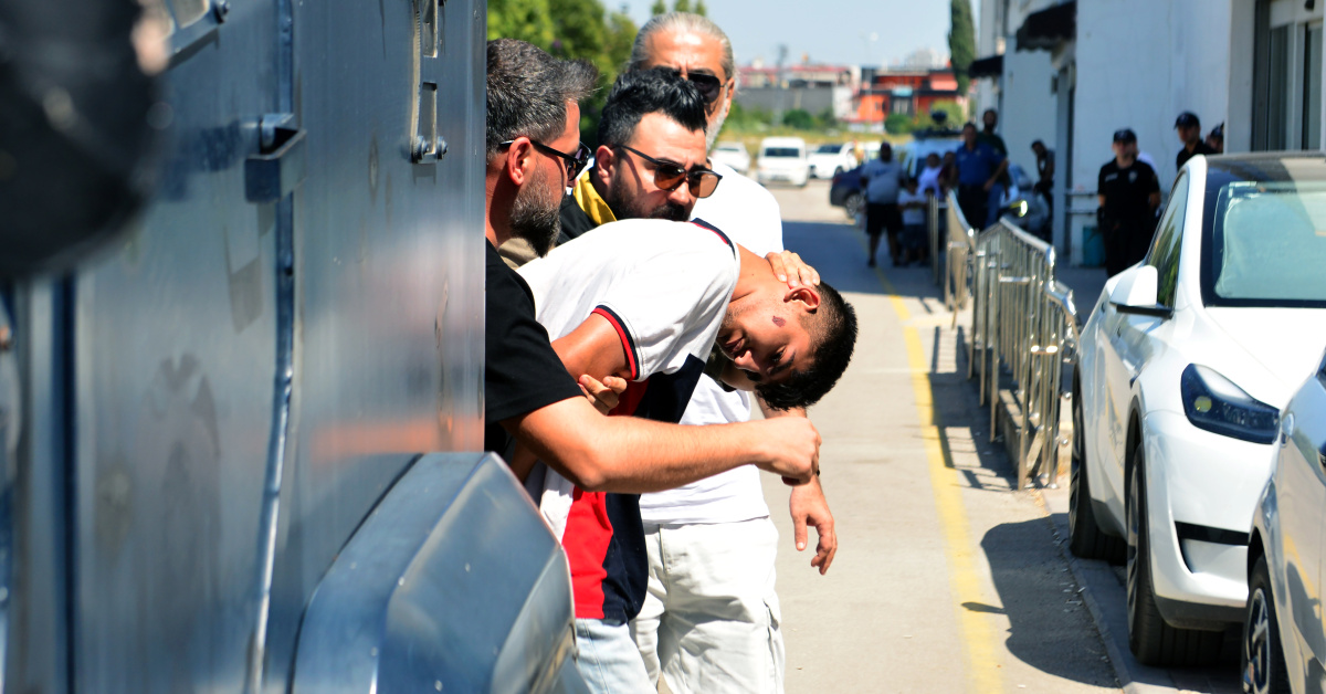 Ayrıntılar Netleşti: Husumetlilerine ateş açtı, yoldan geçen kişiyi öldürdü! ve Son Gelişmeler: Gelişmeler Tak