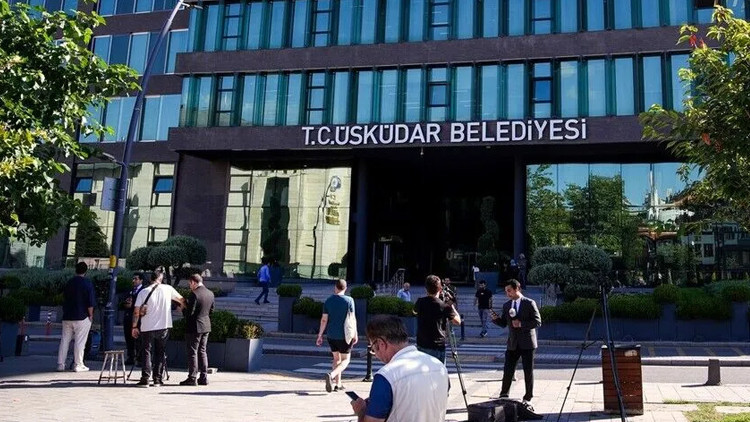 Ayrıntılar Netleşti: Üsküdar Belediyesi'ne iskan operasyonu! Gözaltına alınanlar sağlık kontrolüne getirildi: