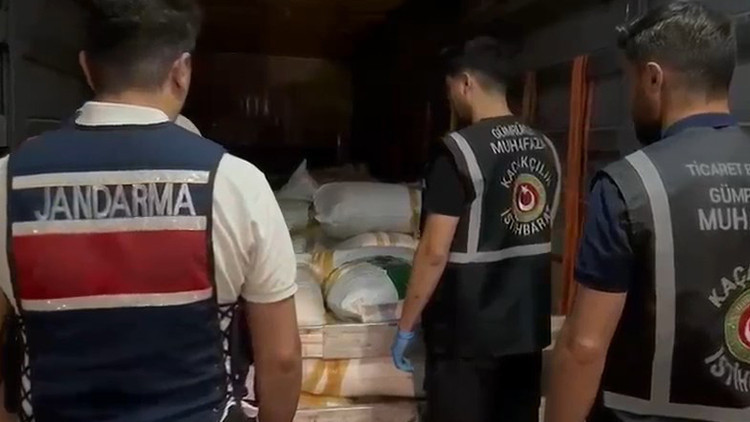 Ayrıntılar Netleşti: Analiz | Ambarlı Limanı'nda gemide yeşil reçeteli ilaç üretiminde kullanılan 3 ton uyuştu
