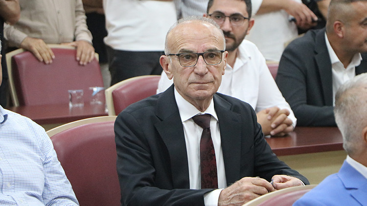 Kritik Açıklama: Yüreğir'de yenilenen belediye başkan vekilliği seçimini yine Cafer Boyraz kazandı ve Merak Ed