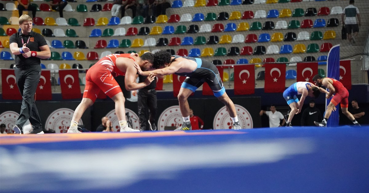 Gündemden Son Bilgiler: 24 ülkeden 433 sporcu Kocaeli'de mindere çıktı: İşte Ayrıntılar: Gelişmeler Takip Edil