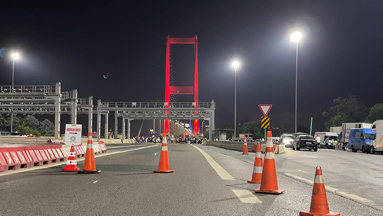 Son Gelişme: 15 Temmuz Şehitler Köprüsü trafiğe kapatıldı: İşte Ayrıntılar ve Merak Edilenler