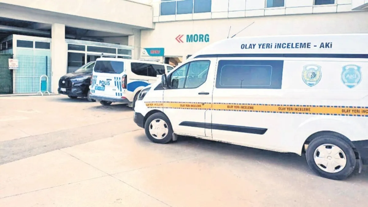 Gündemden Son Bilgiler: Otomobil kazası bir aileyi dağıttı: İşte Ayrıntılar: Gelişmeler Takip Ediliyor