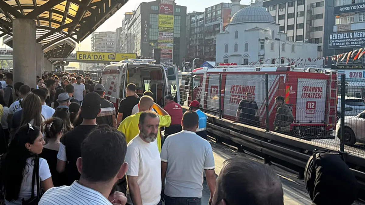 Son Gelişme: İstanbul'da metrobüs kazası: Yola düşen kadın aracın altında kaldı! ve Son Gelişmeler | İşte Tüm