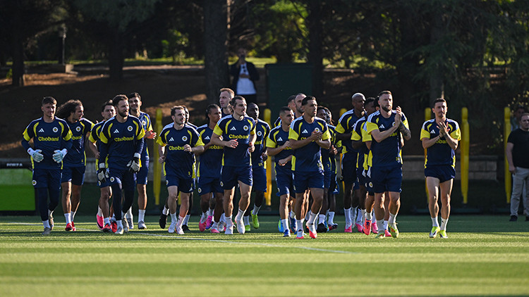 Sıcak Gündem: Analiz | Fenerbahçe, Sturm Graz maçı öncesi son antrenmanını taraftara açık yaptı: İşte Ayrıntıl