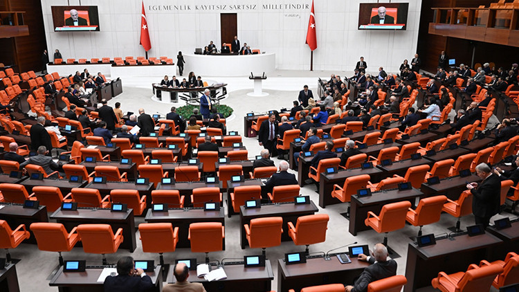 Terörsüz Türkiye'de kritik gün: AK Parti kapalı grup toplantısı Meclis'te Resmen Devreye Girdi