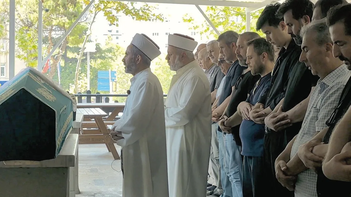 Kritik Açıklama: Beşinci kattan düşen genç kız Yaşamını Yitirdi: İşte Ayrıntılar | İşte Tüm Ayrıntılar
