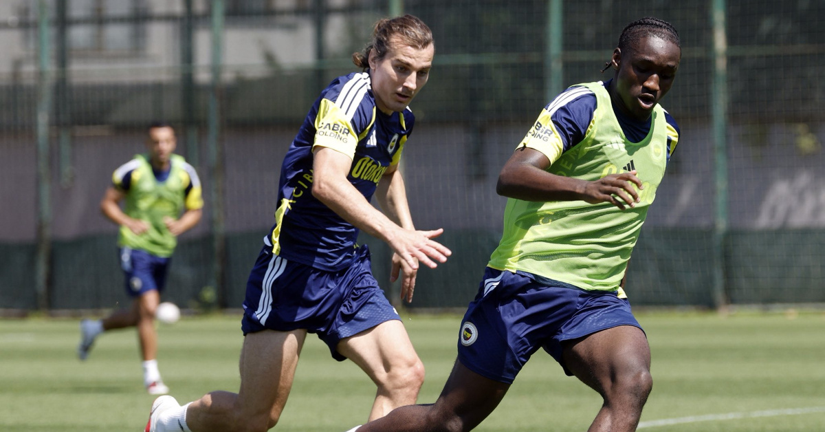 Sıcak Gündem: Son Gelişme: Fenerbahçe'de Sturm Graz mesaisi!: İşte Ayrıntılar