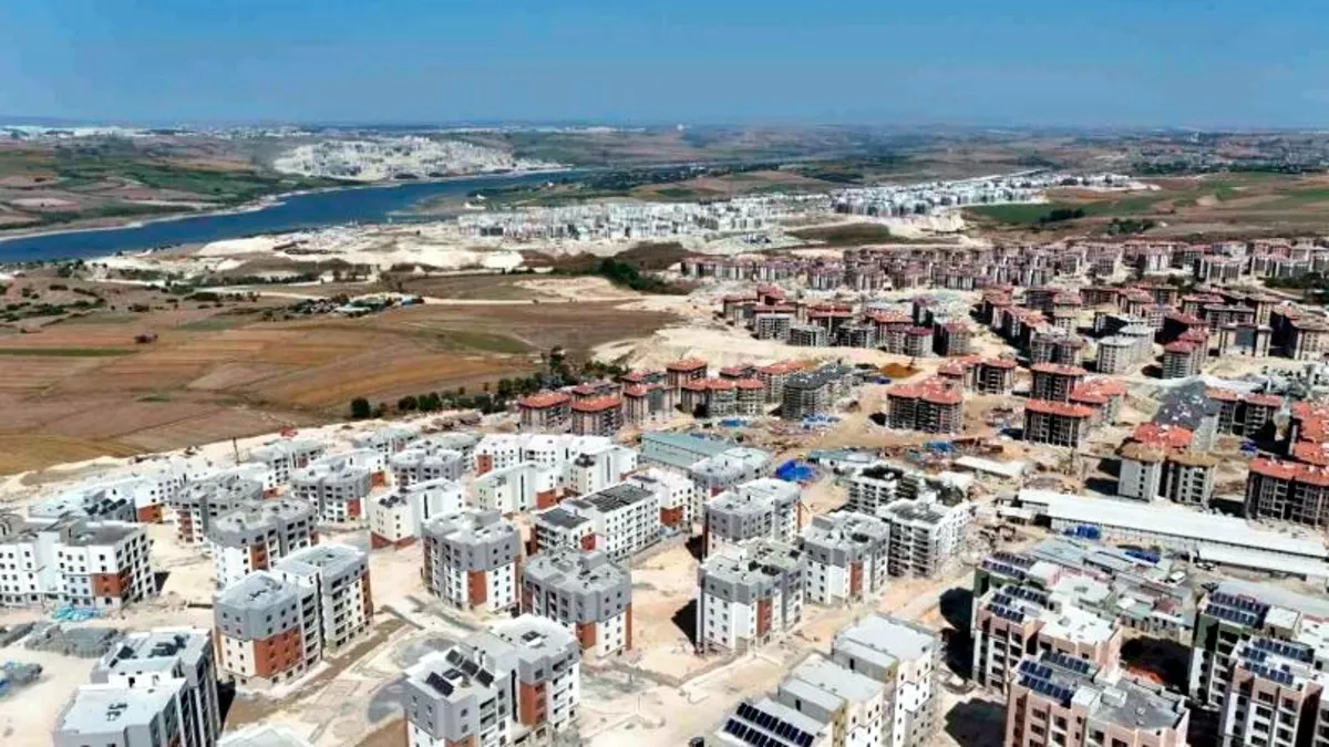Ayrıntılar Netleşti: Son Gelişme: Arnavutköy Sazlıbosna ve Hacımaşlı'da yükselen sosyal konutlar hızla yükseli