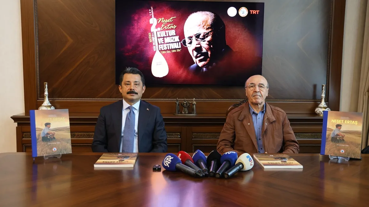 Analiz | Neşet Ertaş'ın sanatını anlatan kitap okuyucuyla buluşuyor: İşte Ayrıntılar ve Merak Edilenler
