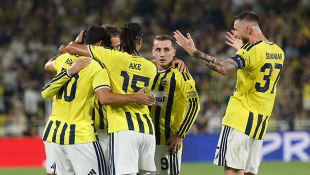 Sıcak Gündem: Fenerbahçe'nin Sturm Graz galibiyeti Avrupa basınında: 'Fenerbahçe kalitesiyle ezdi!' (Detaylar)