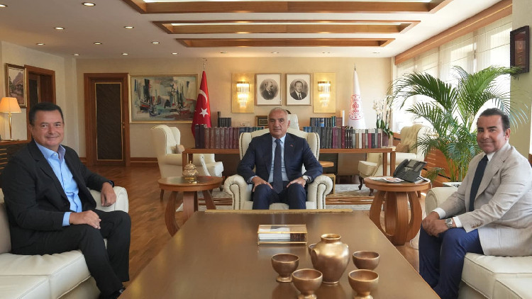 Ayrıntılar Netleşti: Bakan Ersoy ile Acun Ilıcalı bir araya geldi (Detaylar)