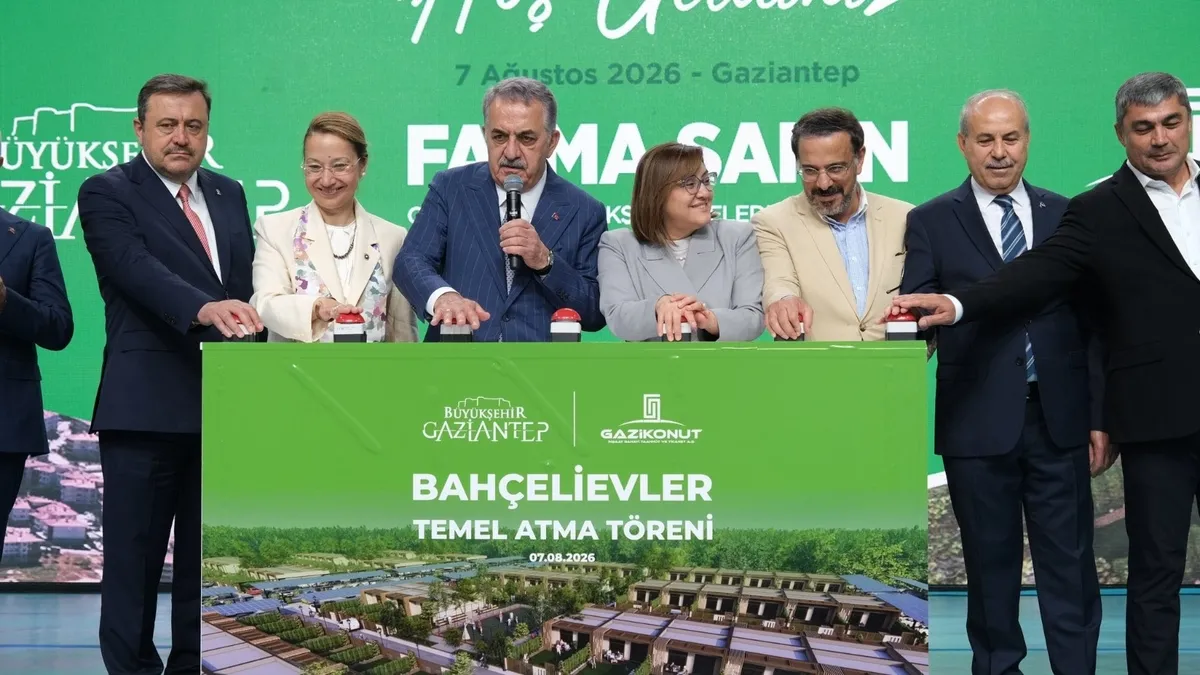 Son Gelişme: Hayati Yazıcı Gaziantep’te konut anahtarı dağıttı ve Merak Edilenler