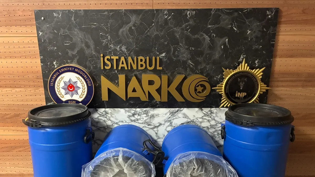 Kağıthane'de uyuşturucu baskını: 104 kilo sentetik madde ele geçirildi (Detaylar)