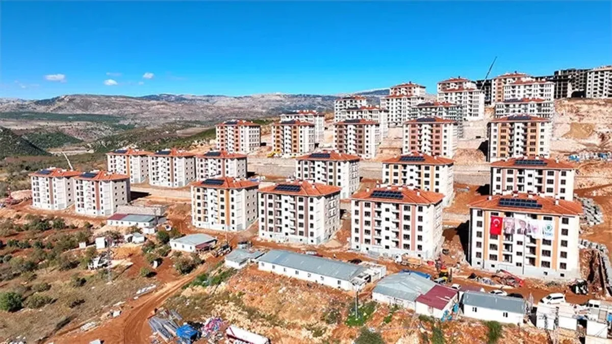 Ayrıntılar Netleşti: Analiz | Bakanlıktan afet konutları paylaşımı: Milletimize verdiğimiz sözün ispatı! 2 yıl