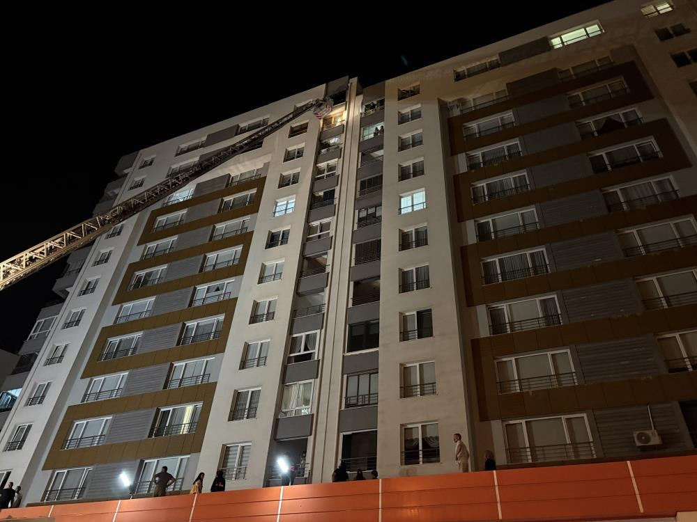 Gündemden Son Bilgiler: Kayseri’de feci olay! 13. katta yangın çıktı, balkondan düşen ev sahibi Yaşamını Yitir