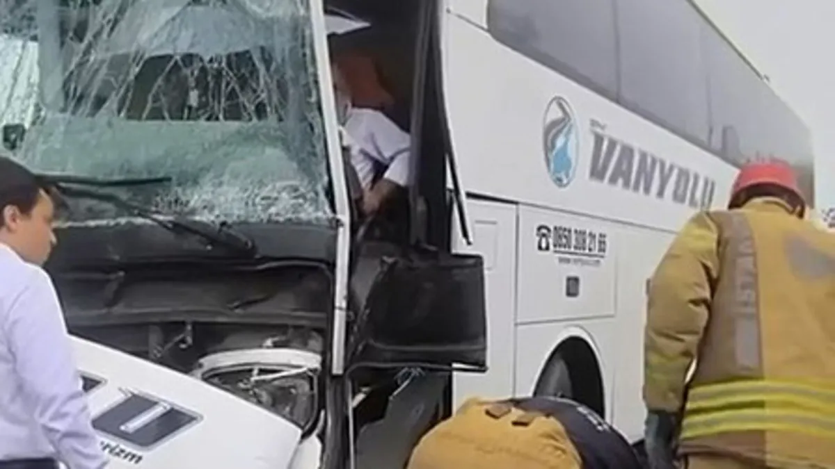 SON DAKİKA | Arnavutköy'de feci kaza: Yolcu otobüsü İETT'ye çarptı! | İşte Tüm Ayrıntılar