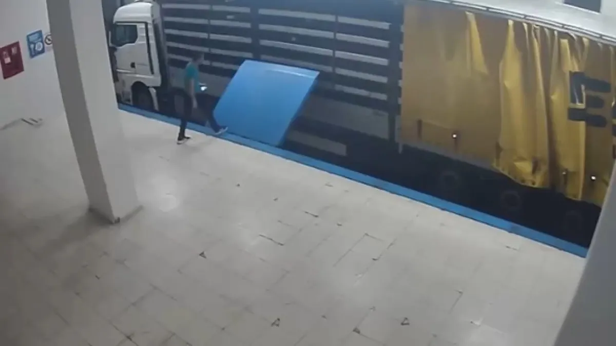 Gündemden Son Bilgiler: Son Gelişme: Suç örgütü üyesi İstanbul'da Ele Geçirildi! Meğer TIR'ın gizli bölmesinde
