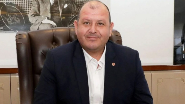 Kritik Açıklama: Tutuklanan Menderes Belediye Başkanı İlkay Çiçek, CHP'den istifa etti: İşte Ayrıntılar: Geliş