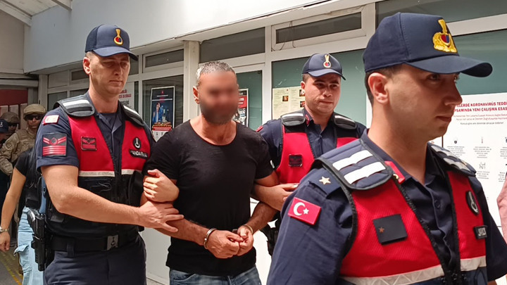 Gündemden Son Bilgiler: Son Gelişme: Firari olarak aranan suç örgütü lideri Yunanistan’a kaçma hazırlığı yapar