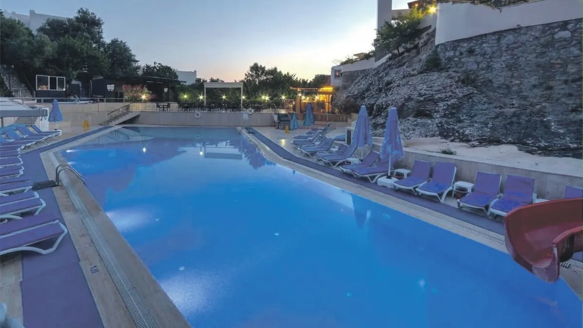 Ayrıntılar Netleşti: Otel havuzundaki kimyasal zehirledi iddiası: 10’u çocuk 13 kişi hastaneye kaldırıldı ve S