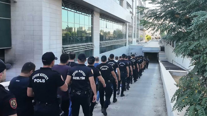 Kritik Açıklama: Analiz | Mersin'de yasa dışı bahis operasyonu: 37 kişi hakkında tutuklama kararı verildi (Det
