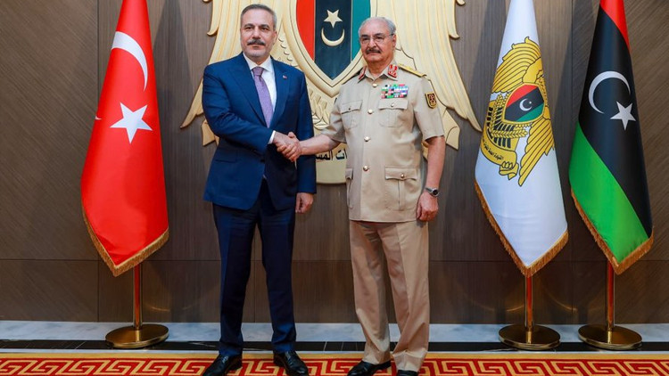 Ayrıntılar Netleşti: Dışişleri Bakanı Hakan Fidan, Libya Ulusal Ordusu Genel Komutanı Halife Hafter ile bir ar