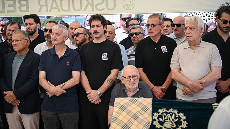 Son Gelişme: Abdullah Avcı'nın vefat eden annesi son yolculuğuna uğurlandı (Detaylar)
