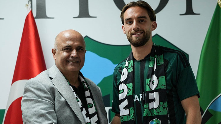 Son Gelişme: Kocaelispor, Berkan Kutlu’yu kadrosuna kattı! (Detaylar) - Son Dakika Bilgileri